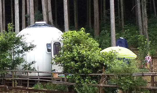 イージードームハウス アウトドアで住むように快適な居住空間を